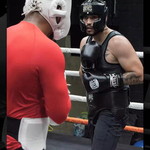 Gants de boxe ergonomiques avec protection sécurisée des mains pour le sparring et le sac, en vente en ligne - Product Image 6