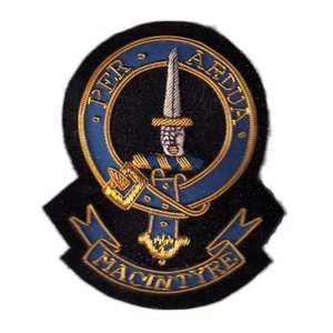 Esta es una insignia del clan escocés MacIntyre bordada a mano. - Product Image 1