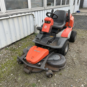 Tondeuse à gazon autopropulsée télescopique P524 d'occasion 2013 avec bac de ramassage, moteur 4 temps, alimentée au diesel industriel 1070 - Product Image 4