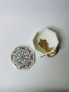 Élégantes boîtes à bijoux en marbre blanc faites à la main Design rectangle créatif avec belle incrustation de nacre Cadeau d'entreprise - Product Image 2