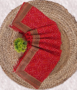 เสื้อส่าหรีมัดย้อมพิมพ์ลายผ้าจอร์เจีย bhandej หนังเทียมสไตล์ยอดนิยมสำหรับผู้หญิง - Product Image 6