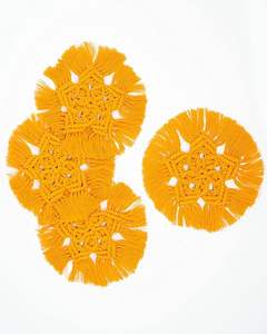 Dessous de verre en macramé en fibre naturelle du fabricant OEM avec charme vintage et motif doux idéal pour les supports de tasse - Product Image 1