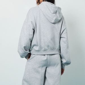 Ensemble de survêtement pour femmes avec haut à capuche et bas à taille élastique, design décontracté et tendance, manches longues, haute qualité et logo - Product Image 5