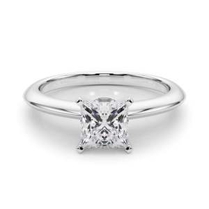 Bague de fiançailles solitaire en diamant coupe princesse pour femme - Product Image 3