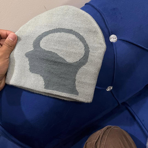 Bonnet Jacquard avec Lettres pour Homme et Femme, Bonnet de Ski en Tricot de Laine avec Strass pour l'Hiver - Product Image 4