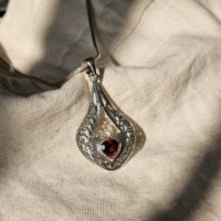 Pendentifs Cœur Grenat en Argent Sterling 925 Oxydé, Style Religieux, Motif Filigrane, Qualité Supérieure, Unisexe