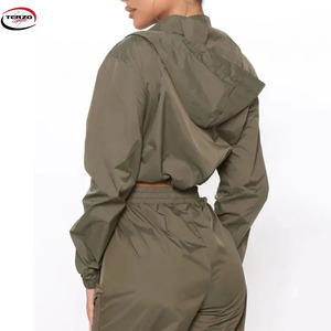 Chándal de 2 piezas con logotipo personalizado para mujer, cortavientos ligero con cremallera completa y Sudadera con capucha, conjunto de Jogger de talla grande, estampado transpirable - Product Image 4