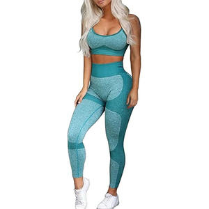 Ensemble de yoga vert élégant pour femmes, ensemble deux pièces sans couture, haut de soutien-gorge court avec leggings taille haute, vêtements de sport à la mode - Product Image 1