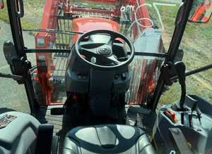 Tracteur Kubota LA1055 avec moteur puissant, option de chargeur frontal et arrière, puissance de levage de cabine pour les fermes, tracteur d'occasion - Product Image 3