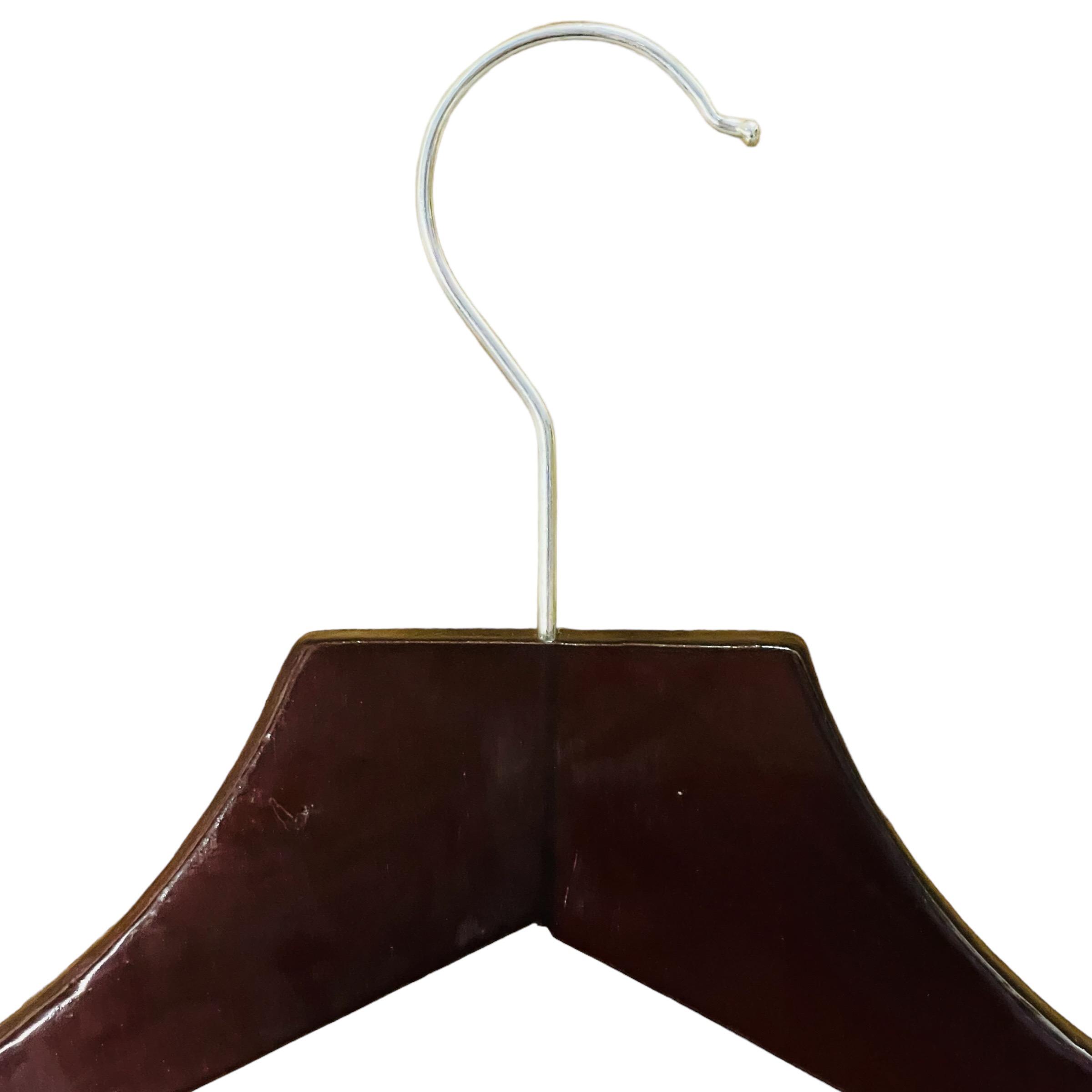 สีน้ำตาล