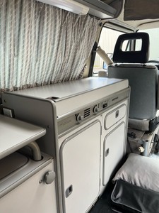 รถยนต์ขายดี ปี 1990 โฟล์คสวาเกน วานากอน เวสต์ฟาเลีย เครื่องยนต์ V6 เกียร์ธรรมดา - Product Image 2