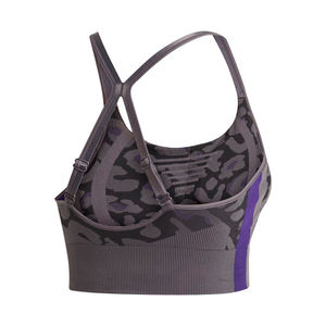 Sujetador deportivo de alto rendimiento para mujeres de talla grande con cobertura completa y tecnología de absorción del sudor fabricado en Pakistán - Product Image 2