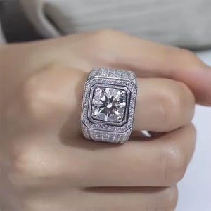 Vente à l'exportation de bague Hip Hop en diamant Moissanite élégante bague de mode unisexe pour usage quotidien et cadeau d'Inde - Product Image 1