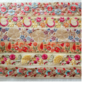 Rubans et lacets brodés à la machine sur mesure de différents modèles et couleurs pour robes de mariée avec paillettes de 1.5 pouces - Product Image 1