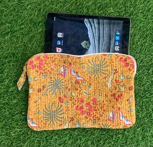 Wholesale Travel Women Quilted Tablet <b>Laptop</b> Zipper Pouch <b>Bags</b> Protection Case Mack book <b>Bag</b> Quilted Case <b>Laptop</b> <b>Bag</b> Custom Logo - Product Image 1