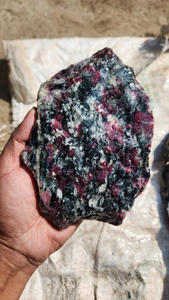 Pierre eudialyte brute en vrac avec mélange naturel Pierre eudialyte personnalisée de forme brute à vendre par les exportateurs - Product Image 4