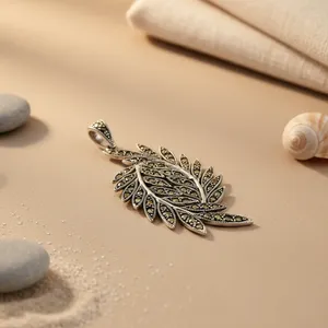 Collier pendentif feuille vintage pour femme en argent sterling 925 avec serti clos et chaîne à maillons, bijou à porter au quotidien, cadeau - Product Image 1