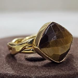 925แหวนเงินแท้แบบแฮนด์เมดดีไซน์แบบวินเทจไม่เหมือนใครทำจากธรรมชาติรองตัดตาเสือพลอยชุบทอง IGI สำหรับงานแต่งงาน - Product Image 5