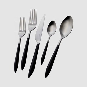 Juego de 5 cubiertos de acero inoxidable con mango de diseñador, cuchara, tenedor utilizado en la cocina, mesa, hogar, boda, cubiertos chapados en Color plateado - Product Image 4