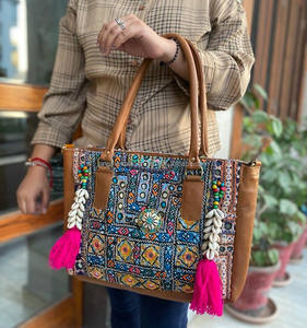 Bolso bordado tradicional hecho a mano indio para mujer, bolso de compras con borlas Banjara Vintage, bolso de mano bohemio Hippie con estilo - Product Image 2