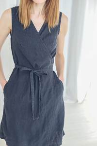 Suministro directo de fábrica Simple Vintage Lino Wrap Vestido para mujer Cuello en V Sin mangas Ecológico Cinturón largo Tejido Lino natural - Product Image 3