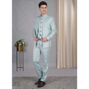 Traje de Tres Piezas Azul Claro para Hombre, Fabricación India, Elegante, para Fiestas de Oficina y Eventos Ceremoniales, Disponible al Mejor Precio - Product Image 1