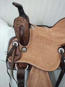 Selle de cheval Western sur mesure en cuir de vachette confortable avec siège profond et arbre en bois renforcé pour de longues heures d'équitation - Product Image 3