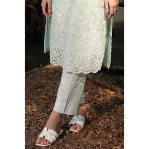 Conjunto de traje de dos piezas sin coser de tela Schiffli verde para mujer - Product Image 6