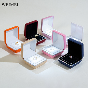 WEIMEI nouvelle texture microfibre cuir boîte à bijoux led anneau boîte pendentif boîte avec lumière - Product Image 4