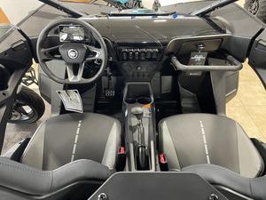 พร้อมจัดส่ง ZForce 950 HO EX ปี 2023 - Product Image 3