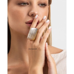 Anillos cuadrados de cuerno de buey a la moda para mujer, diseño personalizado para dedo índice, joyería de compromiso fantástica de J H - Product Image 3