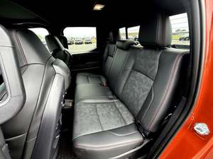 Nuevo usado 2024 Toyota Tacoma Hybrid TRD Pro HV doble cabina 4WD con ruedas de aleación asientos de cuero sistema de navegación arranque remoto - Product Image 6