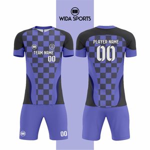 ชุดฟุตบอลสั่งทำคุณภาพสูง ขนาดตามต้องการ เนื้อผ้าโพลีเอสเตอร์ 100% ระบายอากาศได้ดี เป็นมิตรกับสิ่งแวดล้อม คอวี แขนสั้น พร้อมสกรีนชื่อแบรนด์ตามสั่ง - Product Image 3