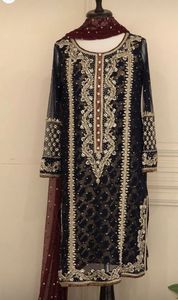2023 robe de soirée avec belle broderie indienne/pakistanaise et décoration en dentelle Long Kurta Pant & Dupatta - Product Image 2