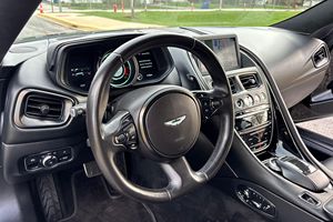 Aston Martin DB11 Coupé 2020 Usado en Excelentes Condiciones - Product Image 3