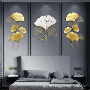 Reloj de pared de metal blanco y dorado de diseño floral con pantalla de aguja de movimiento de cuarzo y función de alarma para sala de estar o al aire libre - Product Image 6