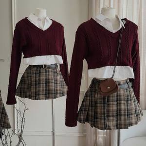 Conjunto de 2 Piezas de Moda para Verano: Top de Punto en Capas de Longitud Regular y Minifalda a Cuadros, Estilo Urbano, Ecológico y Transpirable - Product Image 6