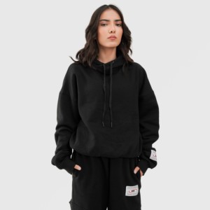 Sweat à capuche tricoté Reeder en noir - Product Image 1