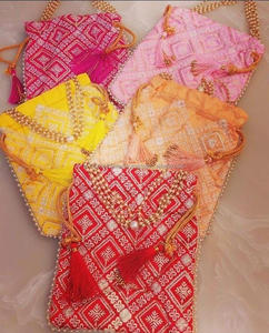 Bolso de muñeca con bordado Chikankari hecho a mano indio, forro de satén de algodón Unisex, regalo de boda/recuerdo de fiesta, moneda Potli String - Product Image 4