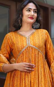 Dernières tenues de soirée de créateurs Automne rayonne soie 3 pièces Alia Cut Digital imprimé Kurta Pant et Dupatta au prix de gros - Product Image 3