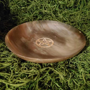 Assiette/Bol en corne naturelle de buffle/vache - Vaisselle de camping écologique peinte à la main, taille personnalisée - Product Image 1