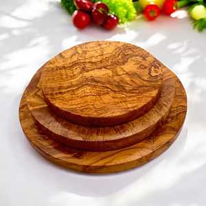 Planche à découper artisanale en bois d'olivier à grain carré, personnalisée, rustique, pour fromages et charcuteries, durable et éco-responsable - Product Image 3