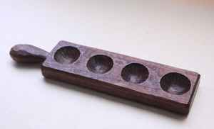 Plateau à œufs en noyer manipulé - Product Image 3