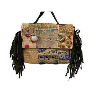 กระเป๋าหนังทำมือสไตล์โบฮีเมียนสำหรับผู้หญิง แบบพับได้ ทนทาน มีฝาปิด สายสะพายสองเส้น ตกแต่งด้วยงานปักและโซ่ เหมาะสำหรับใช้ในชีวิตประจำวัน - Product Image 1