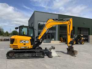 Excavatrice sur chenilles compacte JCB 86C-2, moteur Kohler, système Bosch Rexroth, 8,6 tonnes, haute efficacité, dotée d'une pompe à moteur, d'une boîte de vitesses - Product Image 4