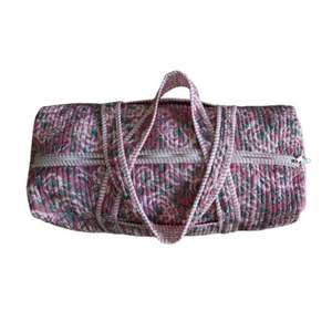 Sac de voyage léger matelassé bohème imprimé à la main en Inde, sac à bandoulière floral pour les voyages de week-end - Product Image 4