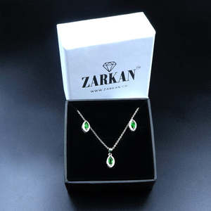 Parure de bijoux Zarkan « L'Œil de la Reine » verte avec argent, ornée d'émeraudes taille poire, de zircons et de perles d'eau douce, idéale pour les fêtes et les cadeaux - Product Image 5
