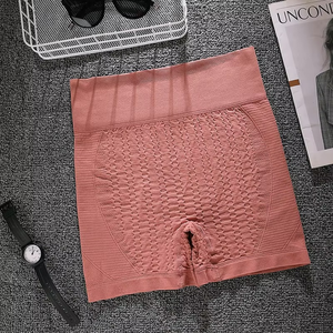 Pantalon serré élastique de yoga d'été respirant personnalisé pour le levage des fesses taille haute vêtements d'extérieur vêtements de yoga de sport shorts trois points - Product Image 5