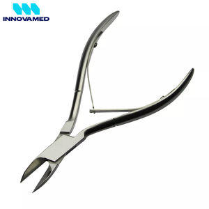 Kit de podologie et de soins des pieds INNOVAMED : Coupe-ongles, pince à ongles incarnés, lime à ongles, instruments de podologie - Product Image 4