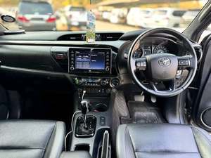 Usado para Hilux Doble Cabina 4x4 Diésel Automático Turbo Camioneta con Volante a la Izquierda, Ruedas de Aleación de Aluminio R18, Vehículo Utilitario - Product Image 4